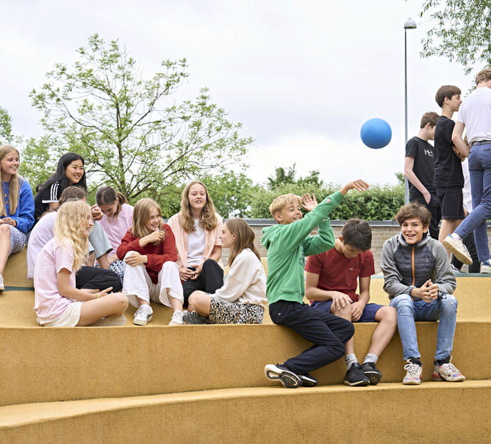 Børn der hænger ud